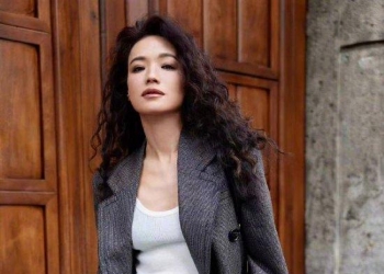 舒淇妆容清淡颜值在线 着