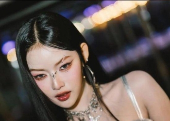 只有“蛇系”美女才能站上C位?美女
